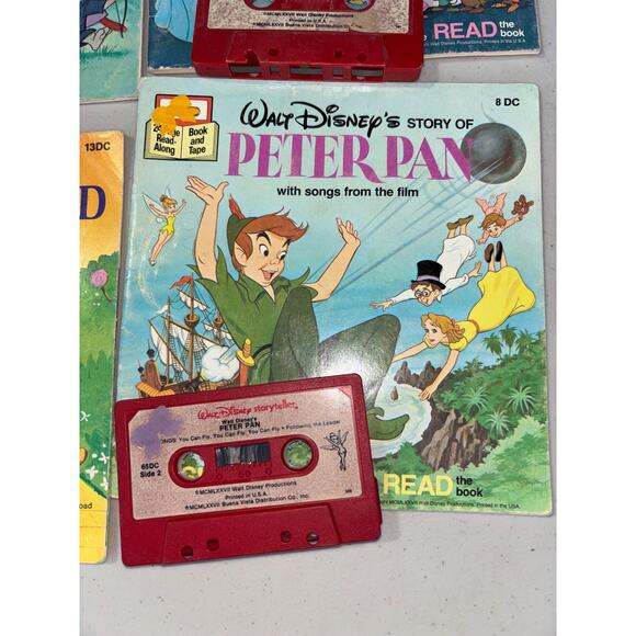 4 Walt Disney's Robin Hood Cinderella Peterpan Bambi Wizard of Oz Books on Tape - Picture 4 of 5